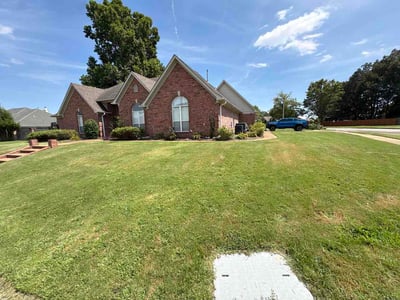 Lawn Care service in Hernando, 38632