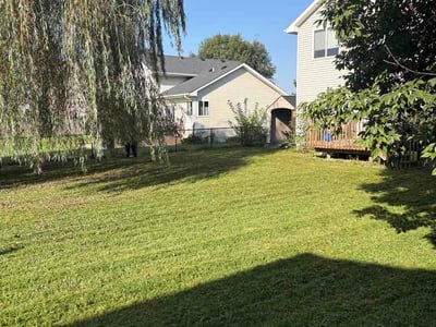 Lawn Care service in Des Moines, 50309