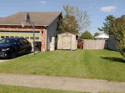 Lawn Care service in Charlestown, 47111