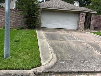 Lawn Care service in Freeport, 77541