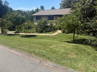 Lawn Care service in Weaverville, 28787