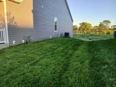 Lawn Care service in Carpentersville, 60110