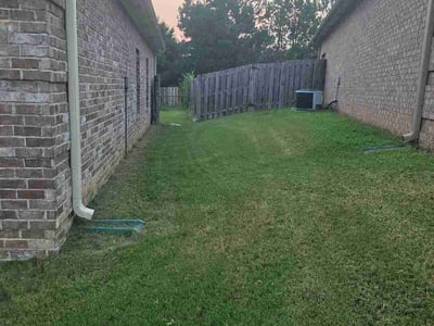 Lawn Care service in Leeds, 35094