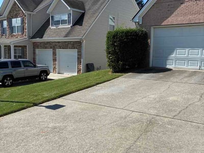 Lawn Care service in Suwanee, 30024