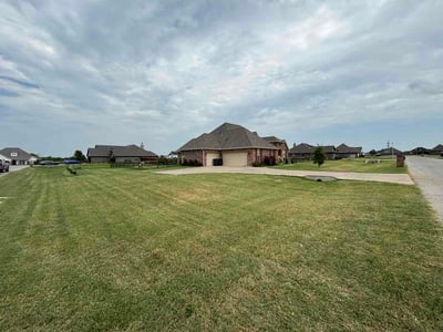 Lawn Care service in Skiatook, 74070