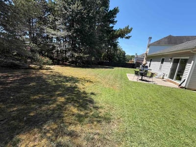 Lawn Care service in Alton, 65606