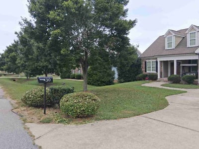 Lawn Care service in Kent, 98032