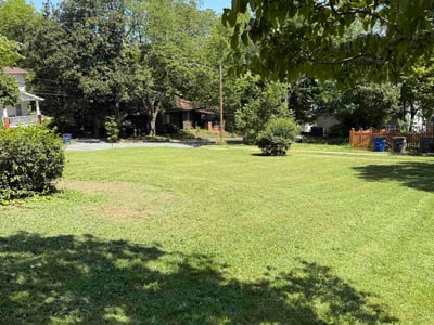 Lawn Care service in Burlington, 27215