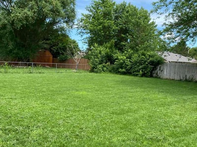 Lawn Care service in Springfield, 65806