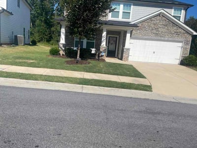 Lawn Care service in Leawood, 64804