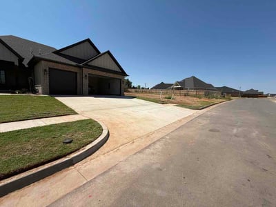 Lawn Care service in Mustang, 73064