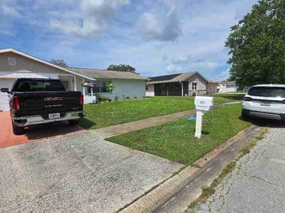 Lawn Care service in Mims, 32754