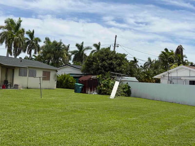 Lawn Care service in Miami Gardens, 33056