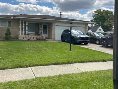 Lawn Care service in Ferndale, 48220