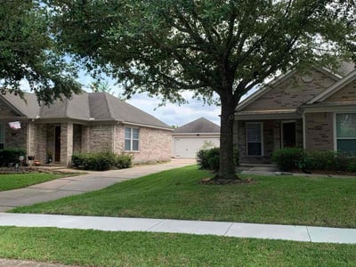 Lawn Care service in Tomball, 77375