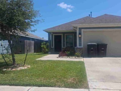 Lawn Care service in Alvin, 77511