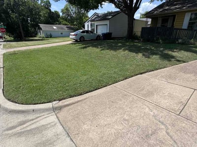 Lawn Care service in Forest Hill, 76140