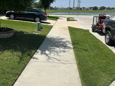 Lawn Care service in Alvarado, 76009