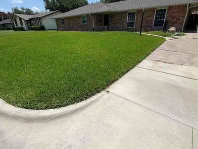 Lawn Care service in Glenn Heights, 75154