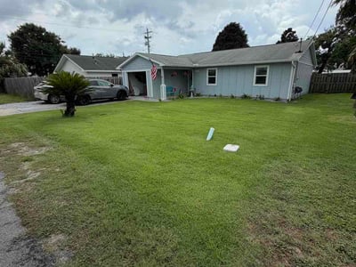 Lawn Care service in Panama City Beach, 32408