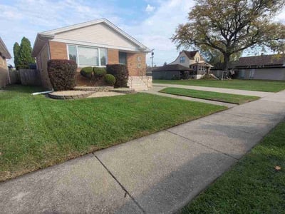 Lawn Care service in Calumet City, 60409