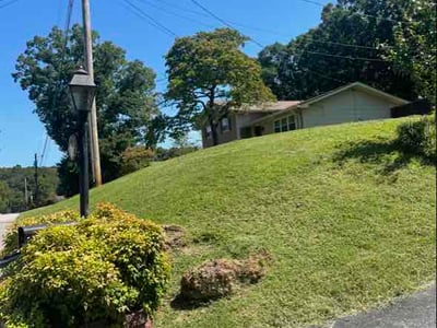 Lawn Care service in Dunlap, 37327