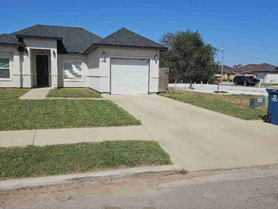 Lawn Care service in Brownsville, 78520