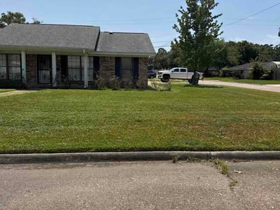 Lawn Care service in Orange, 77630
