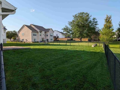 Lawn Care service in Marion, 52302