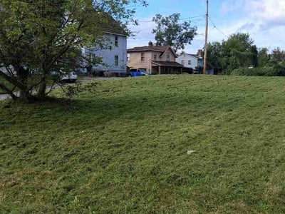 Lawn Care service in New Castle, 16101