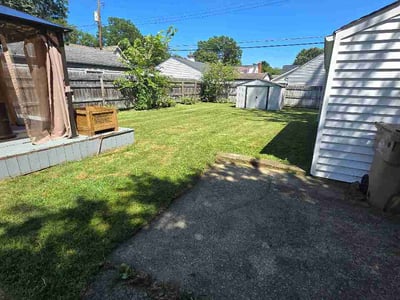 Lawn Care service in Cuyahoga Falls, 44221