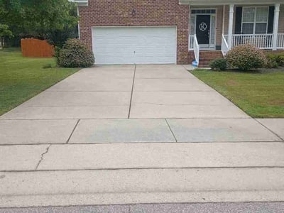 Lawn Care service in Four Oaks, 27577