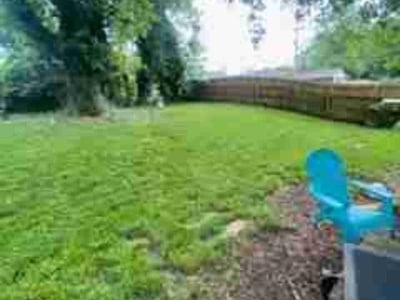 Lawn Care service in Kent, 98032