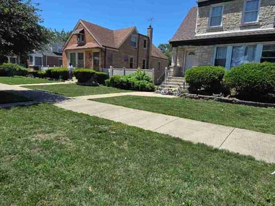 Lawn Care service in Algonquin, 60156