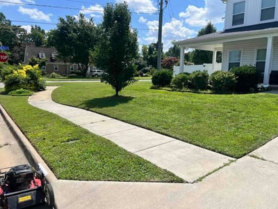 Lawn Care service in Brunswick, 04011