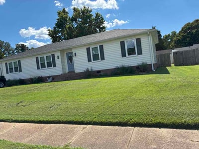 Lawn Care service in Hayes, 23072