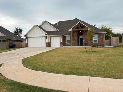 Lawn Care service in Blanchard, 73010