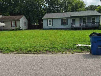 Lawn Care service in Woodford, 22580