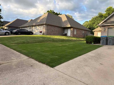 Lawn Care service in Springdale, 72764