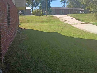 Lawn Care service in Leeds, 35094