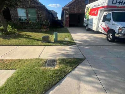 Lawn Care service in River Oaks, 76114