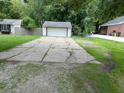 Lawn Care service in Wixom, 48393