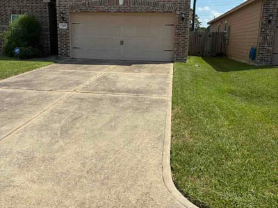 Lawn Care service in Freeport, 77541