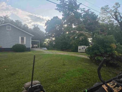 Lawn Care service in Kingston, 37763