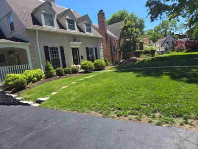 Lawn Care service in High Ridge, 63049