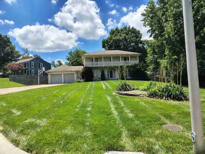 Lawn Care service in Shawnee, 66203