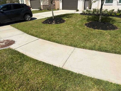 Lawn Care service in Dickinson, 77539