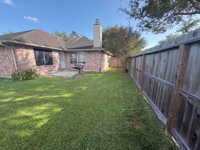 Lawn Care service in Bellaire, 77401