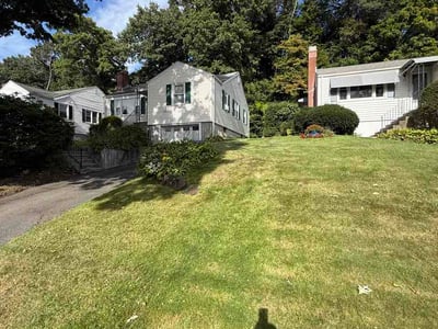 Lawn Care service in Avon, 06001