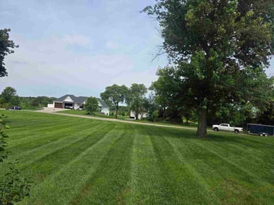 Lawn Care service in Shakopee, 55379